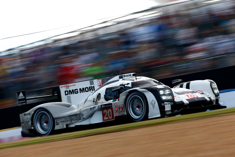 Illustration for article titled The 24 Hours Of Le Mans In 12 Stunning Photos